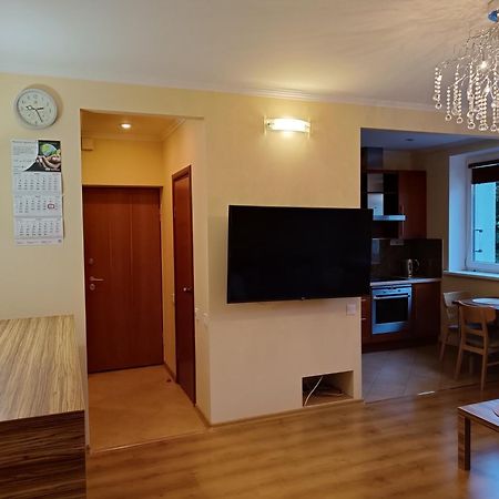 Quiet Dzelzavas Street Apartment Riga Exterior photo